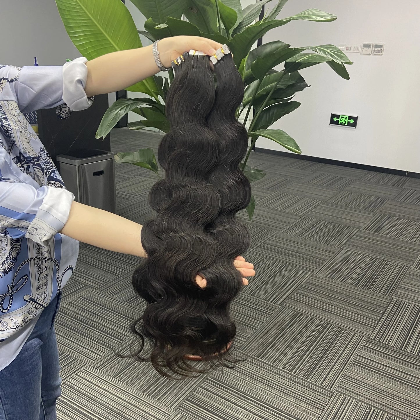 Wholesale Tape-in Malaysian Mongolian Yaki Straight Indian Body Wave Curly Human Hair Virgin Extensions