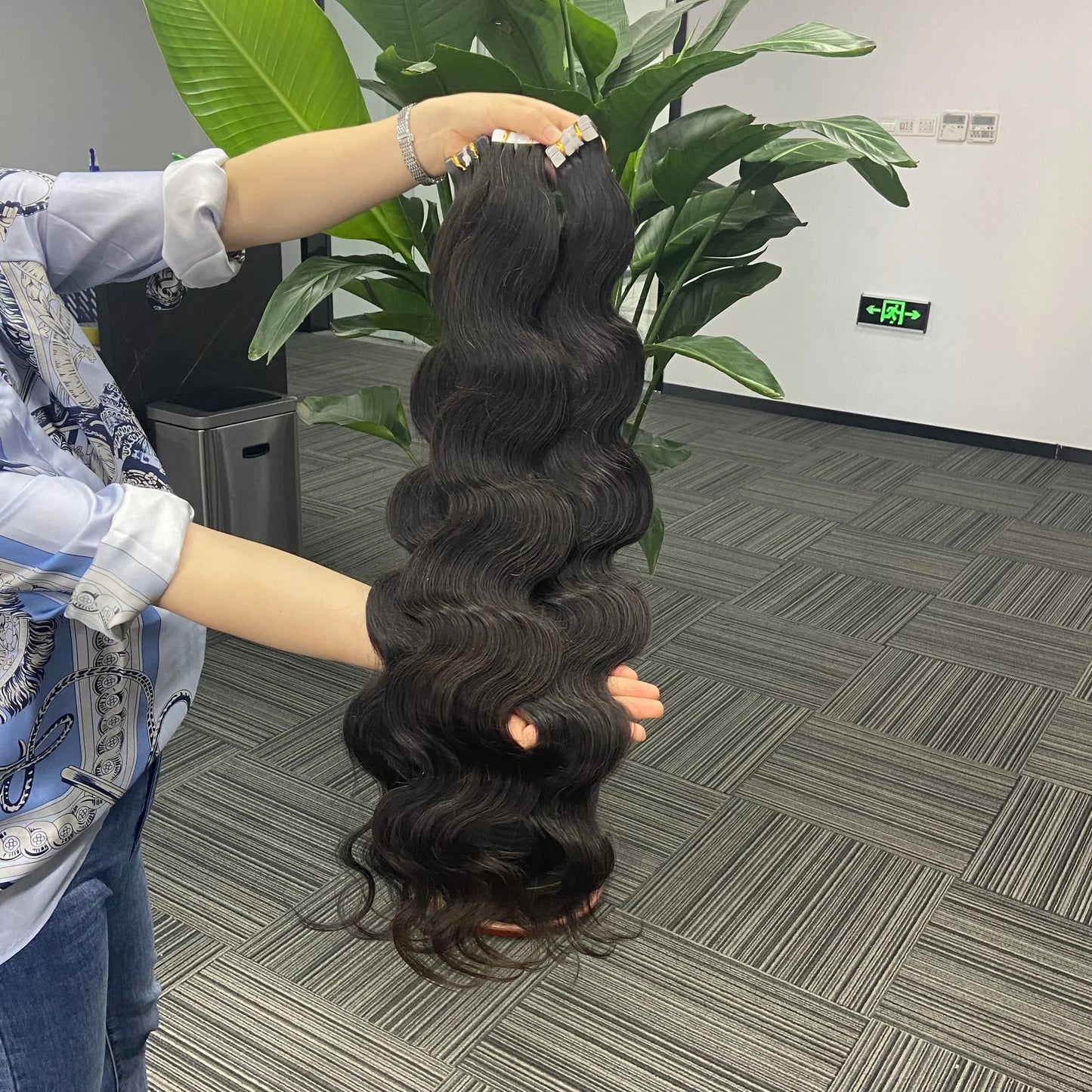 Wholesale Tape-in Malaysian Mongolian Yaki Straight Indian Body Wave Curly Human Hair Virgin Extensions