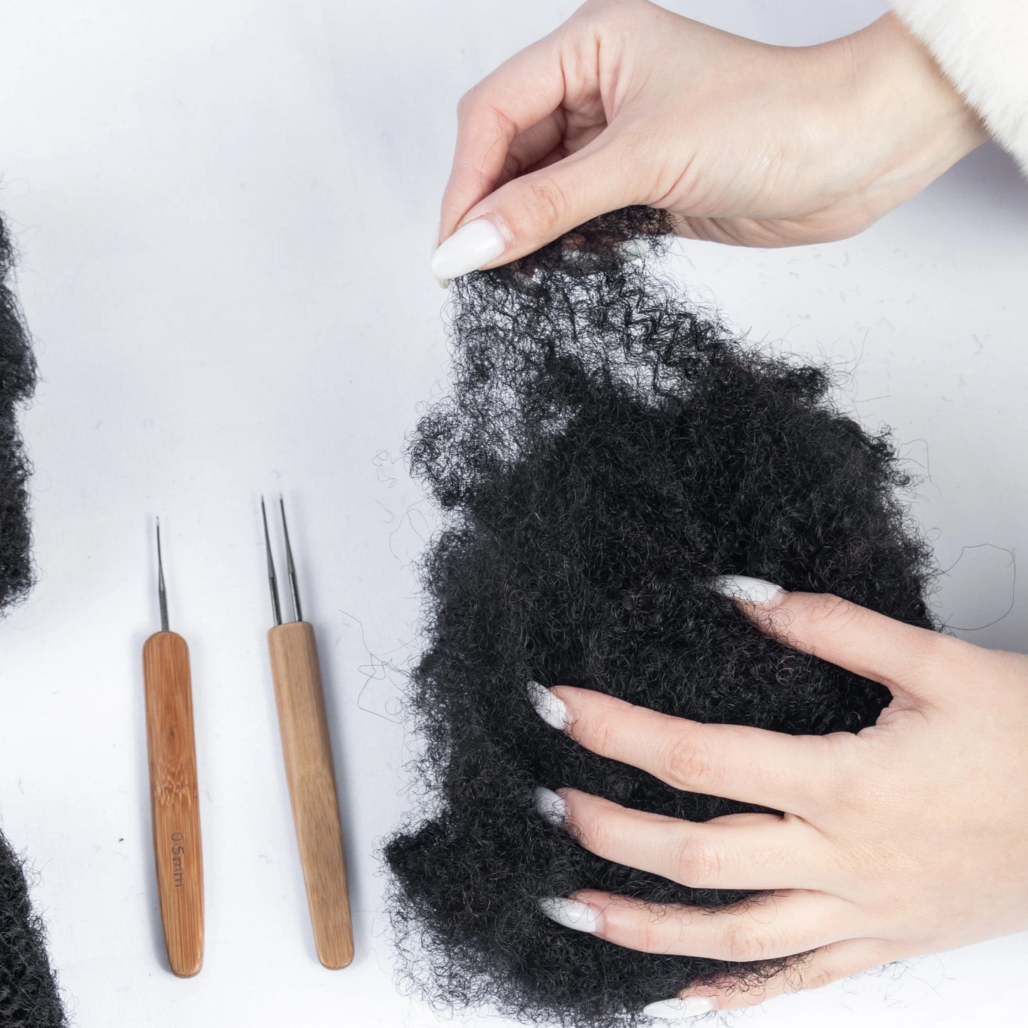 Factory Wholesale Price 100% Human Virgin Hair Can Bleach and Dyed Afro Kinky Bulk Human Hair for Dreadlocks